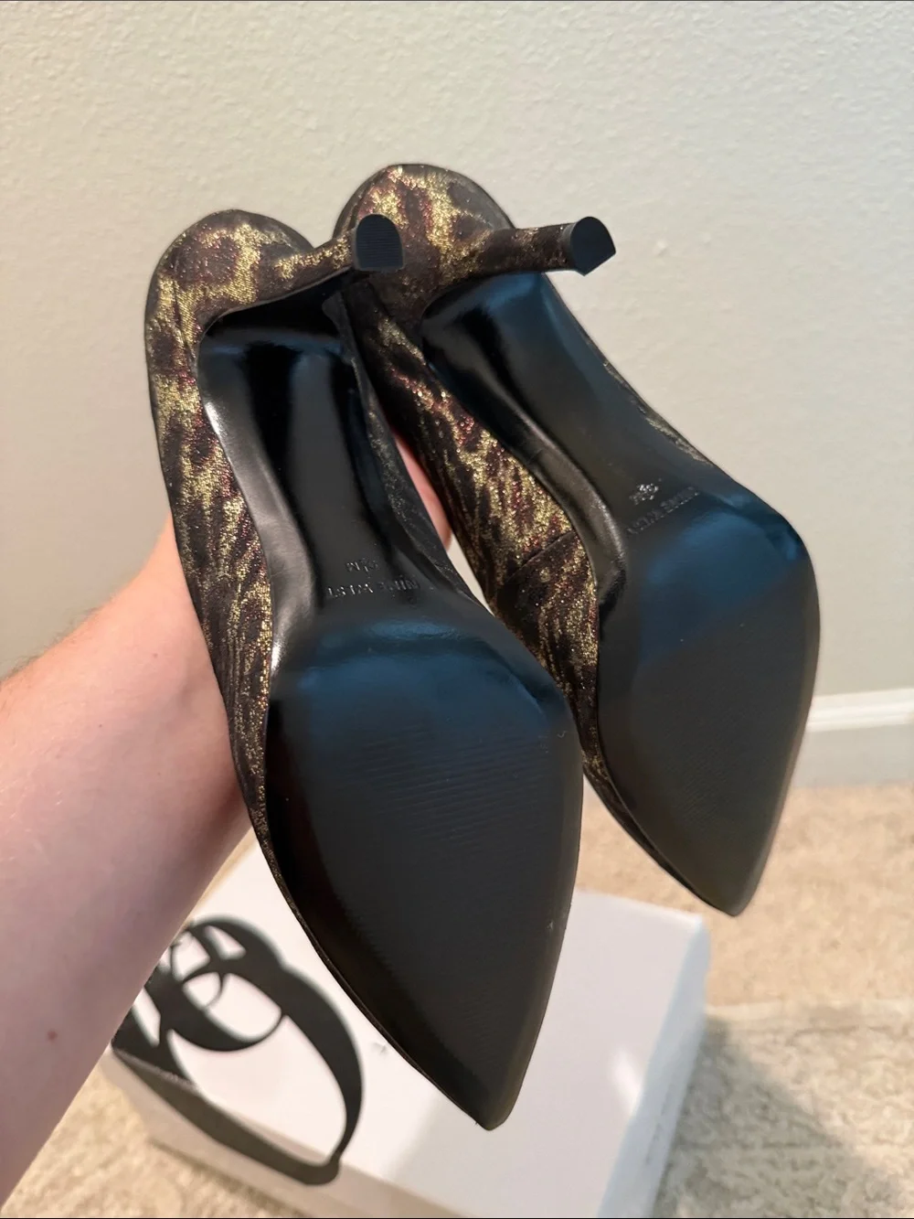 NIB Nine West Size 9.5M Pointy Toe Stiletto Animal Print Glittery Metallic Gold